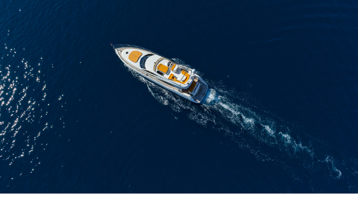 Yate navegando en Cabo